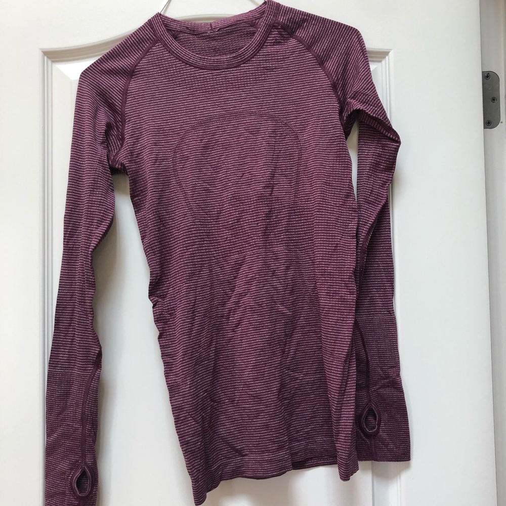Lululemon workout top